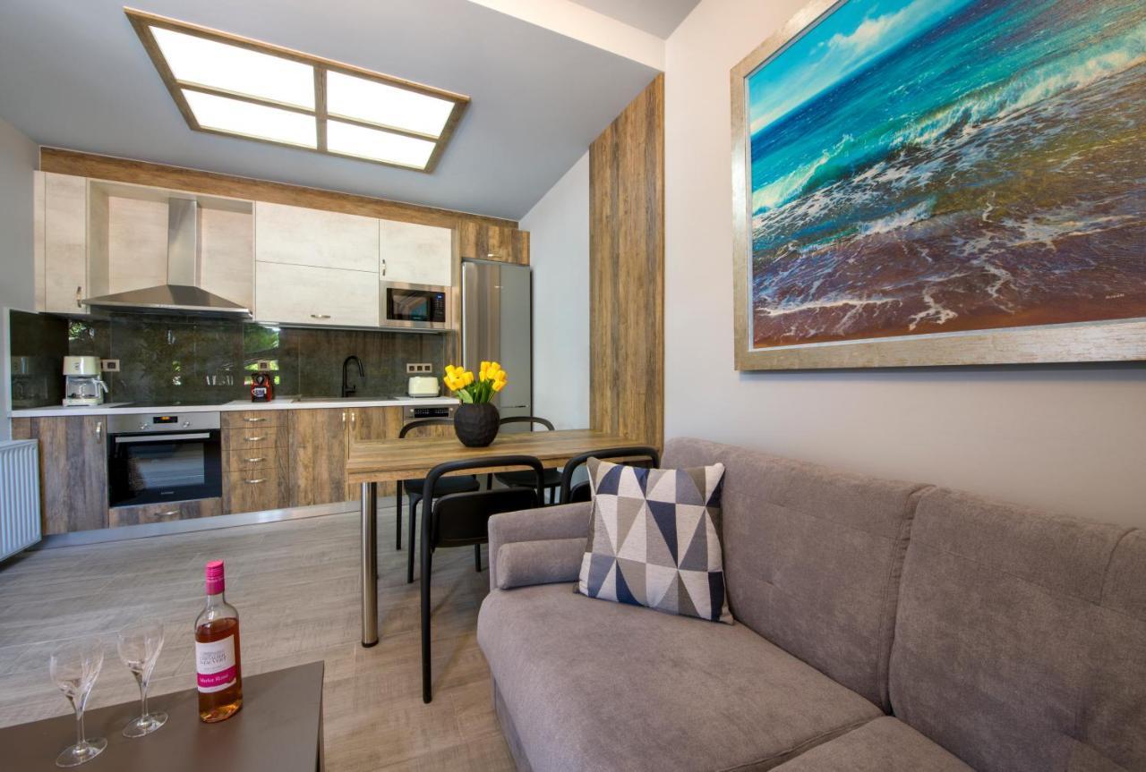 Rena'S Luxury Apartment With Free Private Parking La Canea Esterno foto